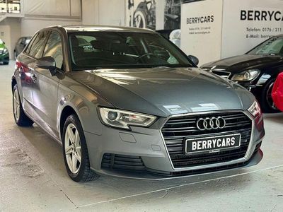 Gebraucht Audi A3 Sport 116 PS (85 kW) 2017 Grau Limousine