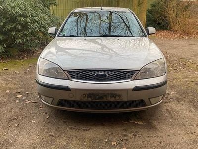 Gebraucht Ford Mondeo Ghia 125 PS (91 kW) 2005 Silber Limousine