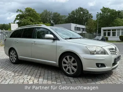 Gebraucht Toyota Avensis Executive 147 PS (108 kW) 2008 Grau Kombi