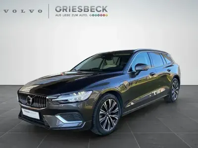 Używany Volvo V60 Plus 455 KM (334 kW) 2022 Szary Kombi