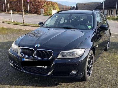 Schwarz Gebraucht 2012 BMW 320 Kombi | 7.800 € (Guter Preis)