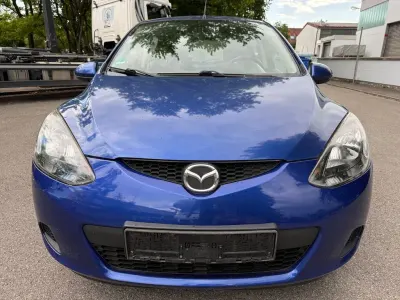 Gebraucht Mazda 2 Independence 86 PS (63 kW) 2010 Nereusblau metallic Kleinwagen