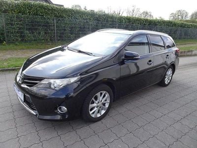 Second-hand Toyota Auris Touring Sports Life+ 132 CP (97 kW) 2014 Negru Break
