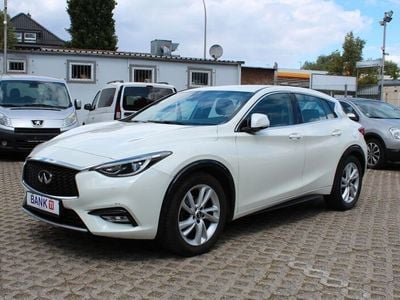 Infiniti Q30