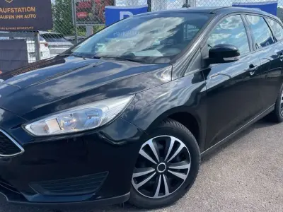 Gebraucht Ford Focus Trend 125 PS (91 kW) 2015 Schwarz Kombi
