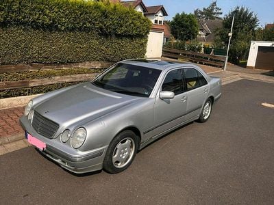 Mercedes E320