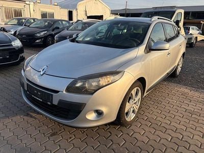 Gebraucht Renault Mégane III Dynamique 110 PS (80 kW) 2011 Silber Limousine