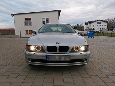 BMW 525