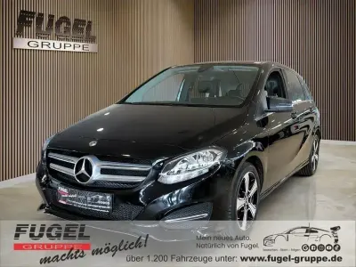 Gebraucht Mercedes B180 122 PS (89 kW) 2017 Kosmosschwarz  metalliclack Van / Kleinbus