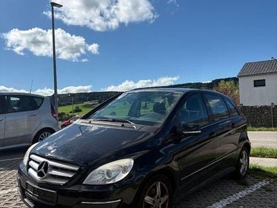 Mercedes B200