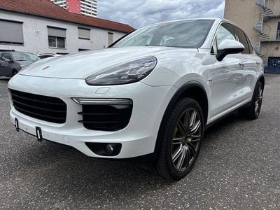 Weiß Gebraucht 2014 Porsche Cayenne S E-Hybrid SUV | 25.850 € (Etwas zu teuer)