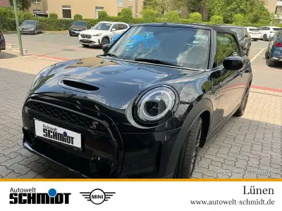 Gebraucht Mini Cooper S Cabriolet Classic 178 PS (130 kW) 2022 Midnight black metallic Cabrio