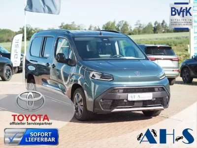 Neu Toyota Proace Lounge 131 PS (96 kW) 2026 Libeccio blue metallic Van / Kleinbus