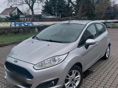 Gebraucht Ford Fiesta Celebration 65 PS (47 kW) 2016 Grau Kleinwagen