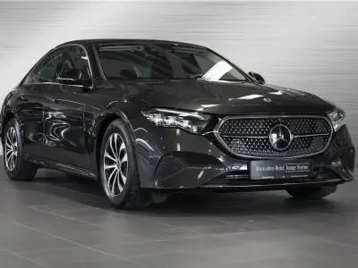 Gebraucht Mercedes E200 Avantgarde 204 PS (150 kW) 2025 Grau graphitgrau (metallic) Limousine