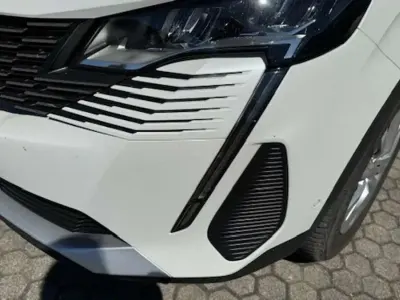 Gebraucht Peugeot 5008 Allure 131 PS (96 kW) 2024 Lack weiss perlglãnzend/metall SUV