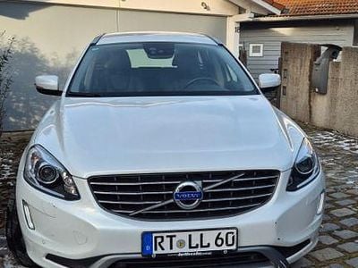 Weiß Gebraucht 2015 Volvo XC60 SUV | 18.900 € (Fairer Preis)