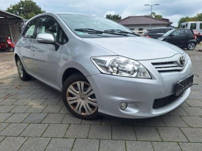 Gebraucht Toyota Auris Edition 99 PS (72 kW) 2011 Silber Kleinwagen