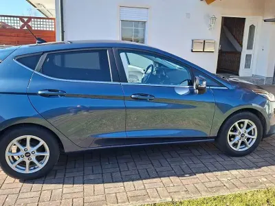 Gebraucht Ford Fiesta 95 PS (69 kW) 2020 Blau Kleinwagen
