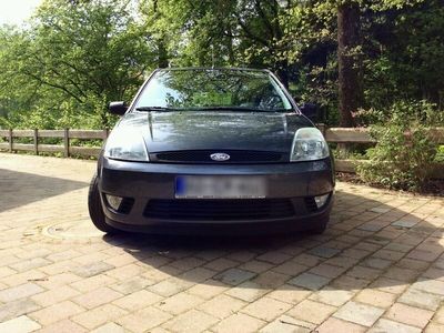 gebraucht Ford Fiesta Bj. 2004, 148.000 km, 80 PS, Benziner, 3-türig