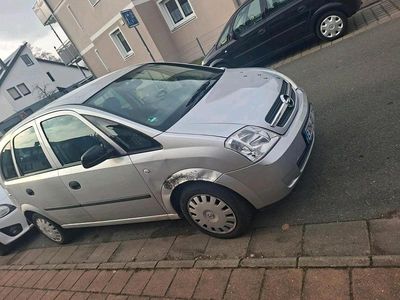 Silber Gebraucht 2003 Opel Meriva Van / Kleinbus | 1.400 €