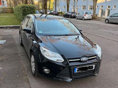Gebraucht Ford Focus 101 PS (74 kW) 2011 Schwarz Limousine