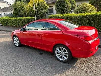 Gebraucht Opel Astra 140 PS (102 kW) 2007 Rot Cabrio