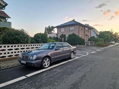 Mercedes E280