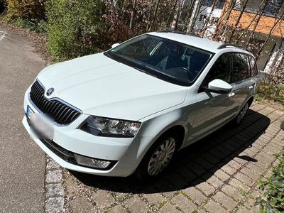 gebraucht Skoda Octavia 1.6 TDI Combi Ambition *Navi* *Tempomat*