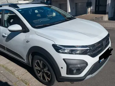 Gebraucht Dacia Sandero Comfort 91 PS (66 kW) 2022 Weiß Limousine