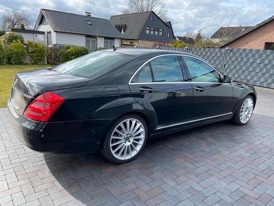 Gebraucht Mercedes 320 235 PS (172 kW) 2009 Schwarz Limousine
