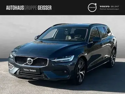 Second-hand Volvo V60 Core 197 CP (144 kW) 2025 Albastru Break
