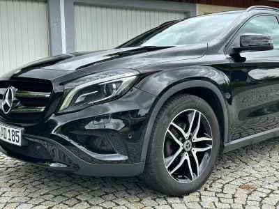 Gebraucht Mercedes GLA200 Urban 156 PS (114 kW) 2014 Schwarz SUV