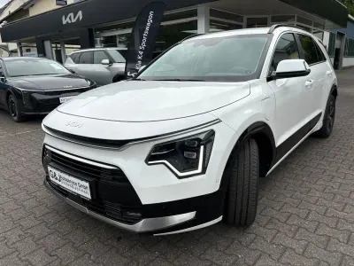 Neu Kia Niro Spirit 171 PS (125 kW) 2025 (swp) snow white pearl SUV