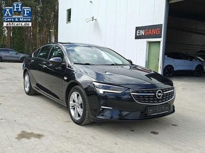 Second-hand Opel Insignia Elegance 174 CP (127 kW) 2023 Negru Berlinǎ