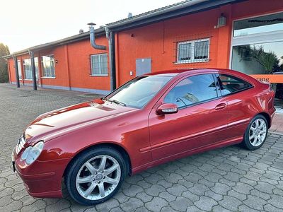 Gebraucht Mercedes C180 129 PS (94 kW) 2001 Rot Coupé