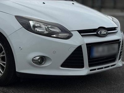 Gebraucht Ford Focus 115 PS (84 kW) 2011 Weiß Kombi