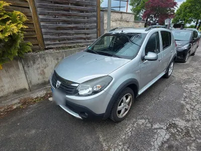 Używany Dacia Sandero Stepway 84 KM (61 kW) 2011 Szary Sedan/Limuzyna