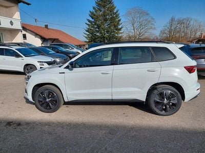 Neu Skoda Karoq SportLine 150 PS (110 kW) 2026 Moonweißmetallic SUV