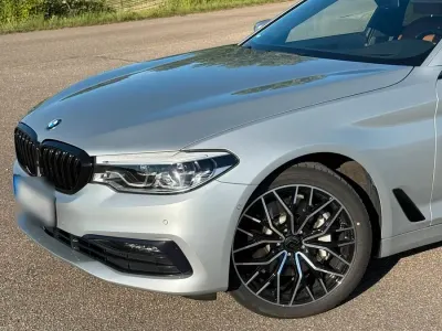 Gebraucht BMW 530 265 PS (194 kW) 2019 Silber Kombi