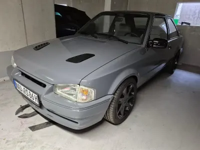 Gebraucht Ford Escort 132 PS (97 kW) 1986 Grau Coupé