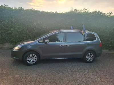 Gebraucht VW Sharan 103 PS (75 kW) 2023 Silber Van / Kleinbus