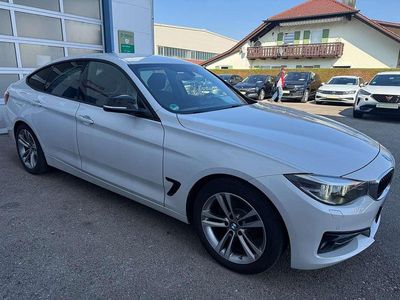 Gebraucht BMW 318 Sport Line 150 PS (110 kW) 2019 Mineralweiss metallic Limousine