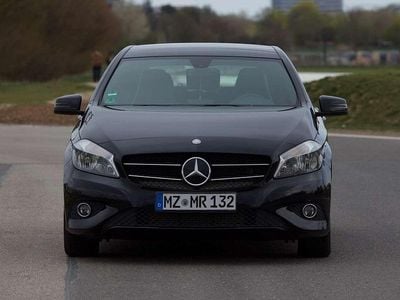 Usata Mercedes 180 122 CV (89 kW) 2014 Nero Berlina