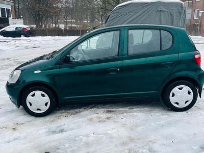 Grün Gebraucht 2002 Toyota Yaris Kleinwagen | 2.700 € (Fairer Preis)