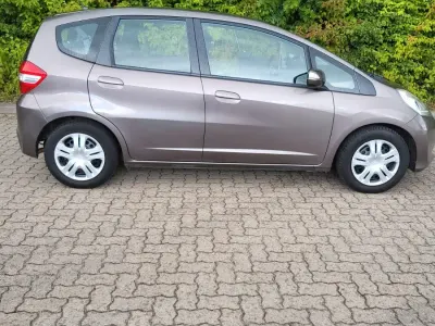 Gebraucht Honda Jazz SI 100 PS (73 kW) 2012 Grau Kleinwagen