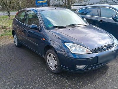 Usata Ford Focus 100 CV (73 kW) 2004 Blu Berlina