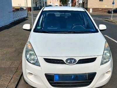 Gebraucht Hyundai i20 Edition 117 PS (86 kW) 2011 Weiß Kleinwagen