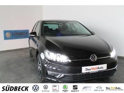 Deep black perleffekt (metallic) Gebraucht 2018 VW Golf VII Highline Limousine | 23.369 € (Teuer)