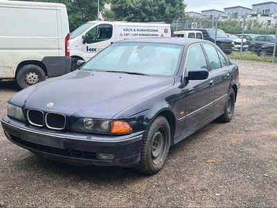 BMW 528